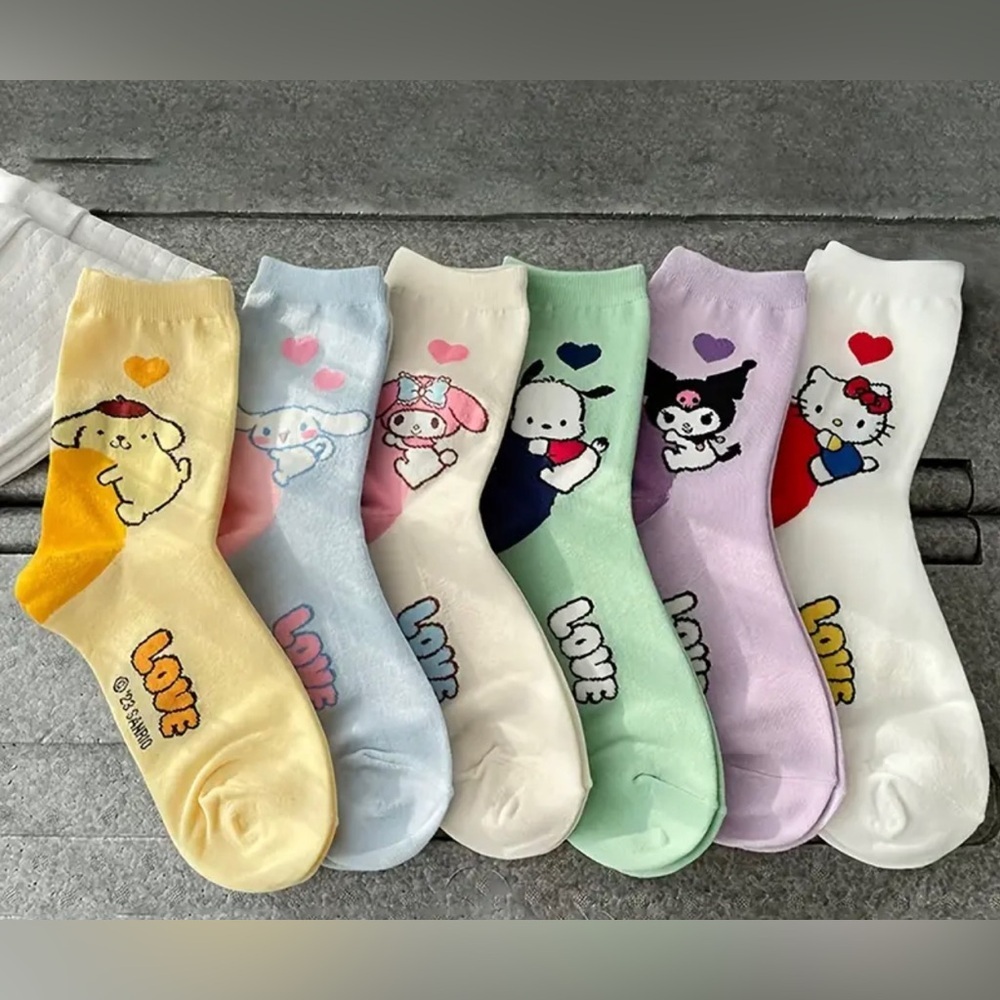 Hello Kitty Sock Set 6 Pairs PomPom, Cinnamoroll, My Melody, etc